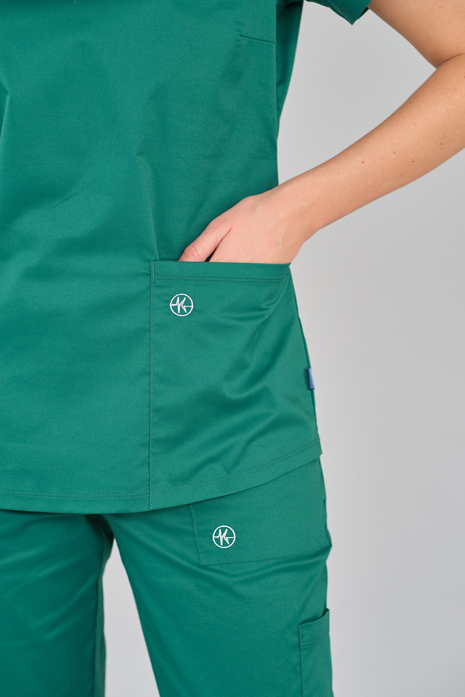 MIA/C – Damen-Tunika mit V-Ausschnitt aus Stretch-Baumwolle